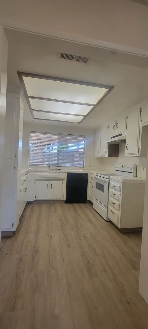Photo - 4508 Foxboro Ave