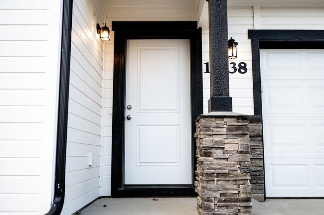 Photo - 4 bed 2 bath with bonus room