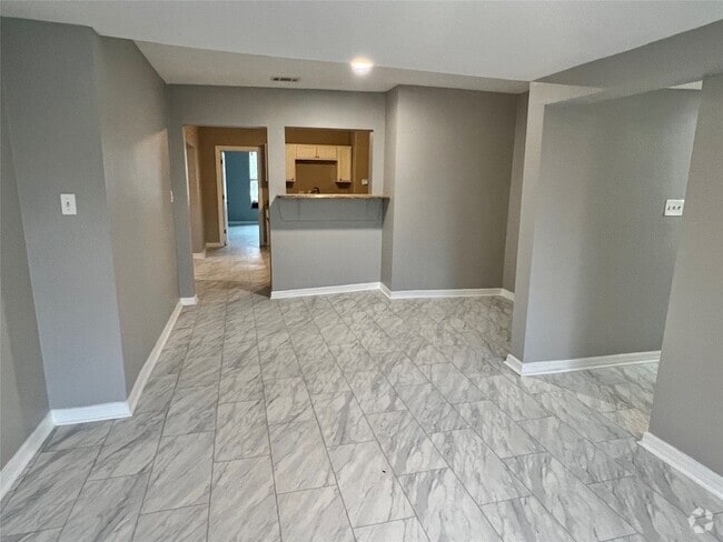 Building Photo - 510 W Gandy St Unit 1/2 Rental