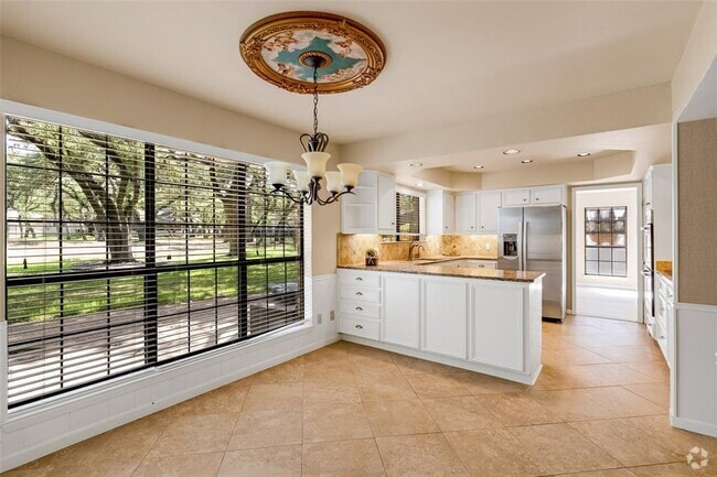 Building Photo - 9006 Balcones Club Dr Rental