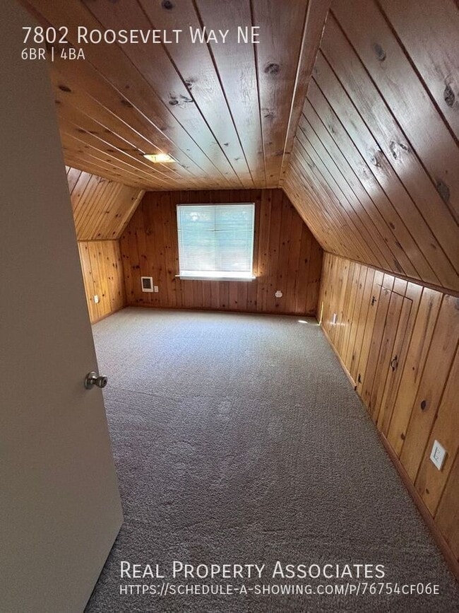 Photo - 7802 Roosevelt Way NE