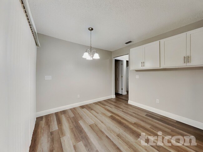 Photo - 1107 Lyric Dr