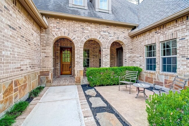 7 Shearling Ct