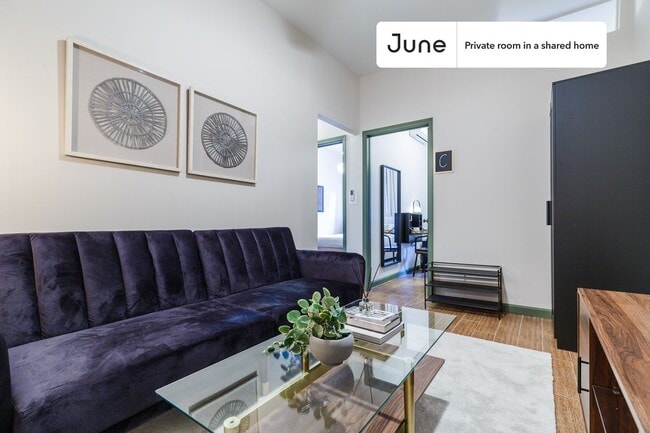 Room in Shared 3 bed/1 bath home in Chinatown