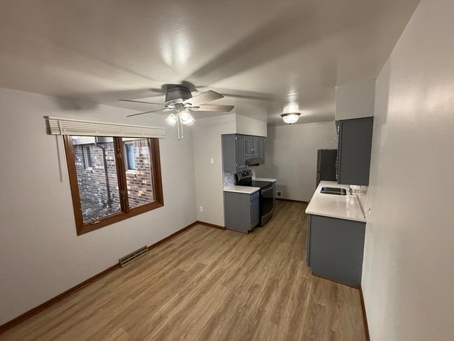 Kitchen 1 - 1170 Bernath Pky Unit 1170