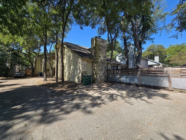 Building Photo - 1713 Cinnamon Path Unit A