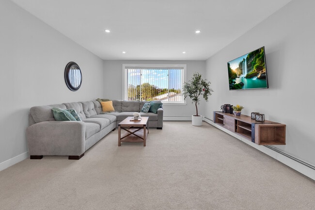 Photo - 1375 Rebecca Dr