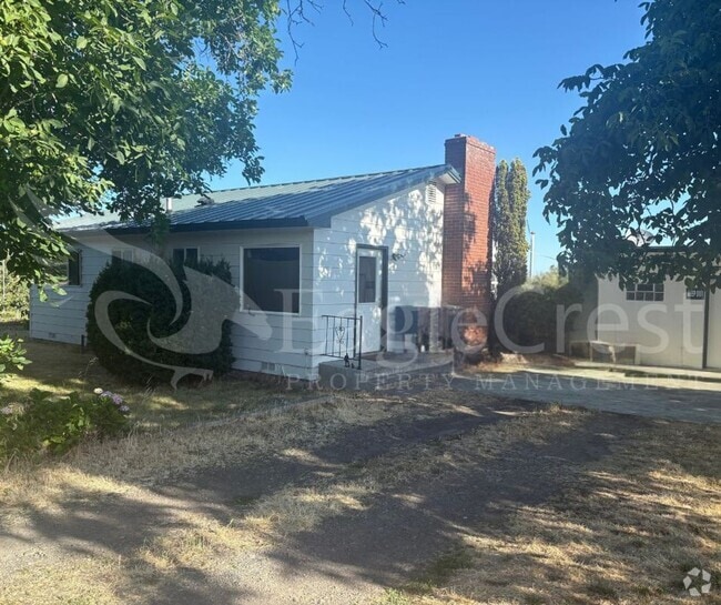 Building Photo - Two Bedroom, One Bathroom house in Milton-...