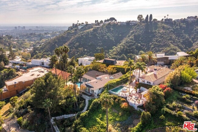 Photo - 1100 Stradella Rd