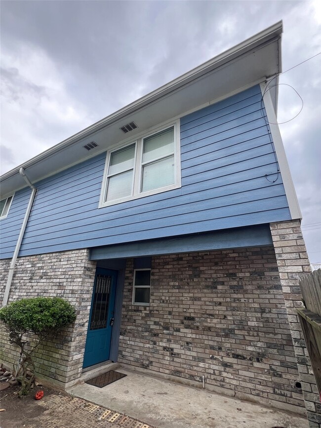 Photo - 5706 Avenue T