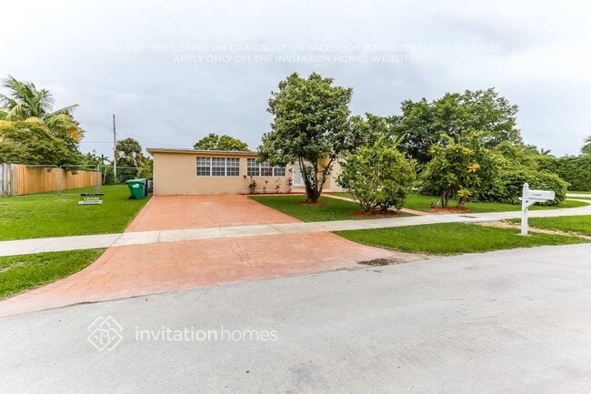 Building Photo - 11345 SW 108th Ave Rental