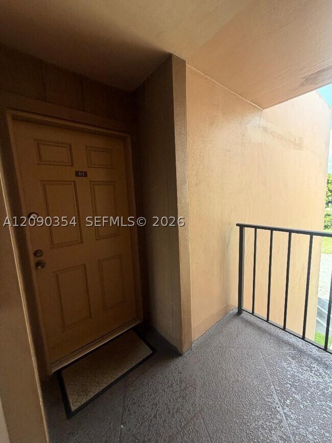 Photo - 10975 SW 107th St Unit 313
