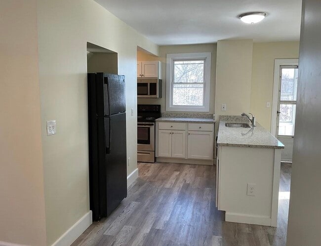 Photo - 564 High St Unit 1