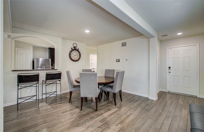 Photo - 3306 Inverness Path Lane