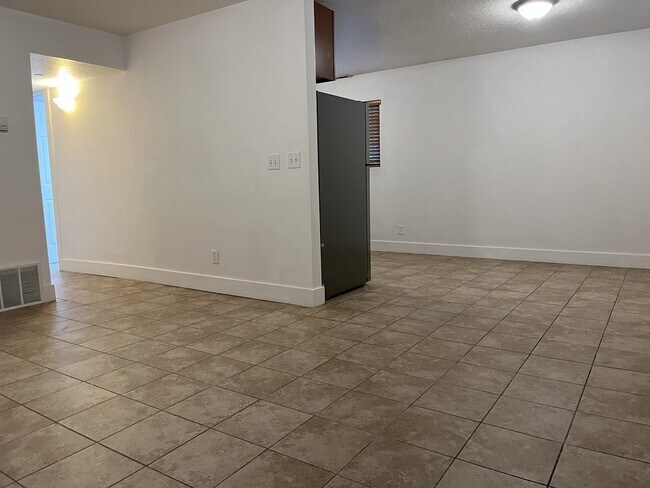 Photo - 223 S Montgomery St Unidad 2
