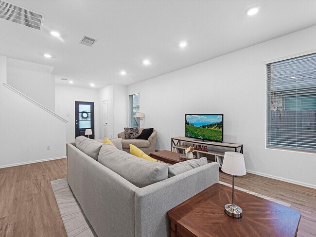 Photo - 3008 Delancey Bnd Wy