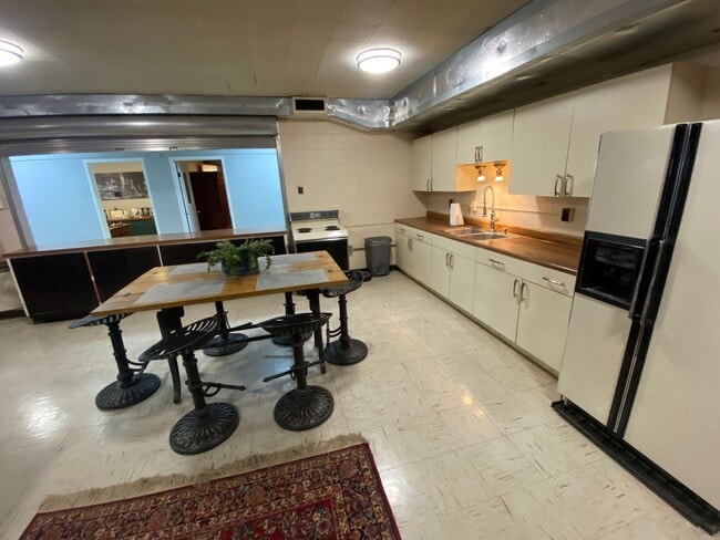 Photo - Furnished Loft-Style Apartment Unidad Furnished Loft-Style Apartment