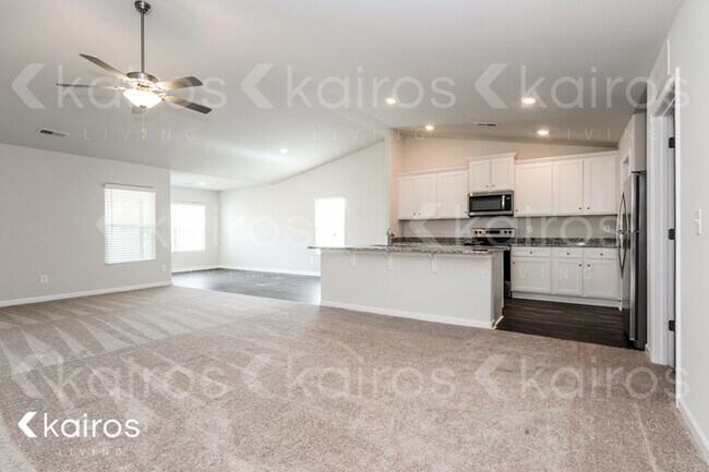 Photo - 1107 Mission Grass Road