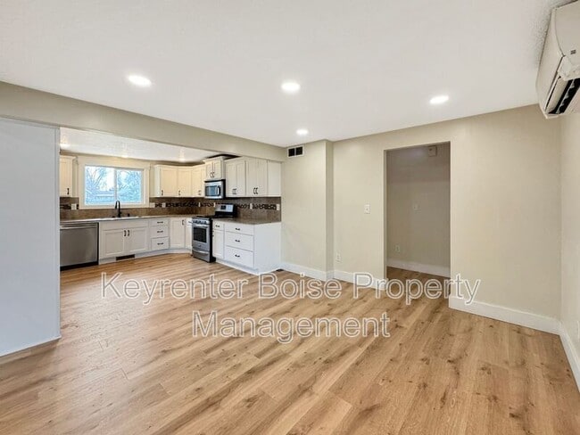 Photo - 7867 W Camas St