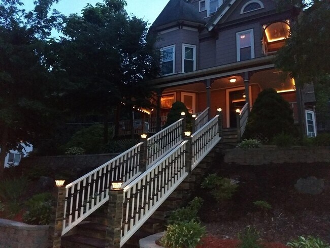 Photo - 125 Newton St Apartment Unit 1