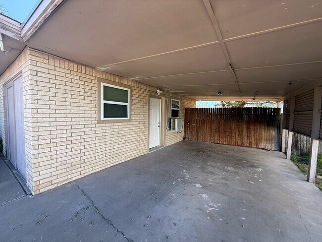 Photo - 420 E 47th St