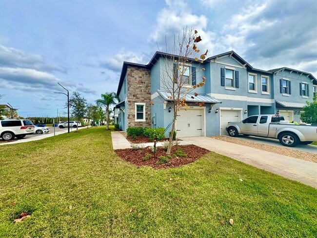 Photo - 14302 Editors Note St