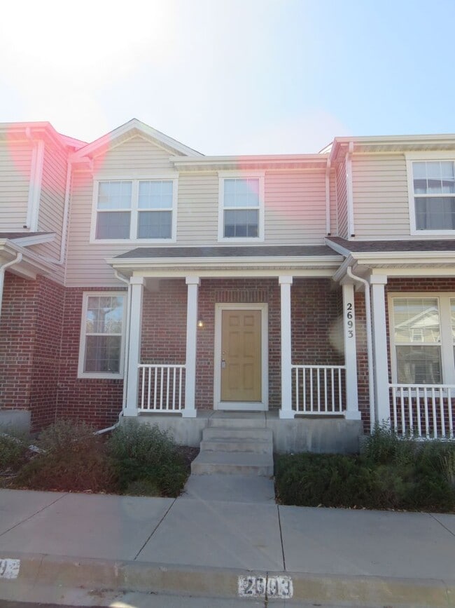 TWO BEDROOM TOWNHOME - TWO BEDROOM TOWNHOME