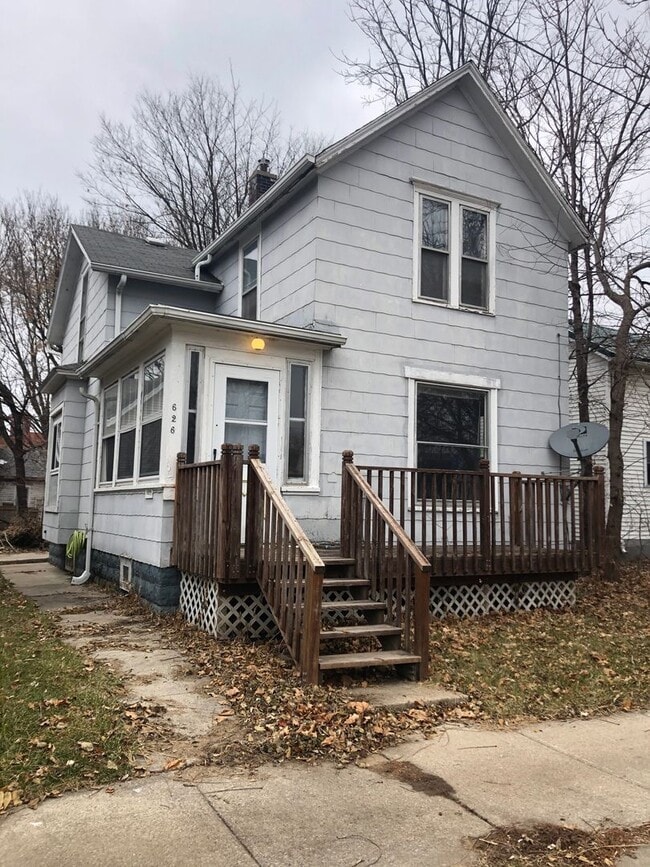 Photo - Renovated 3 bedroom house for rent in Wate...