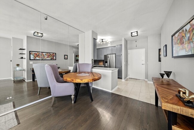 Photo - 435 W Erie St Unit 1708