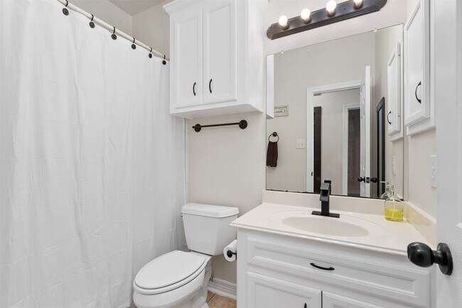 Photo - 2227 Oakwell Ln