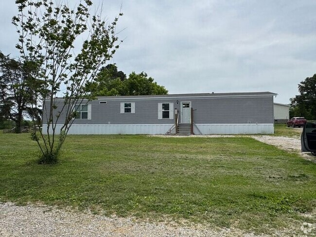 Building Photo - Newer Mobile Home in Country Setting