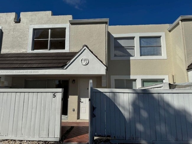 Photo - 4570 SW 68th Ct Cir