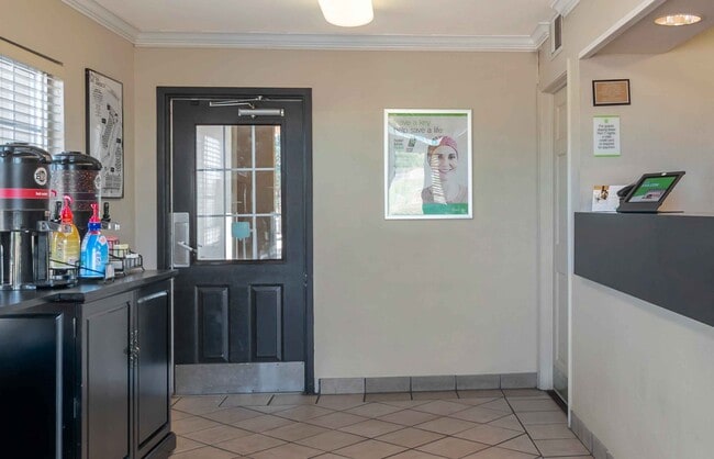 Furnished Studio-Kansas City - Shawnee Mission