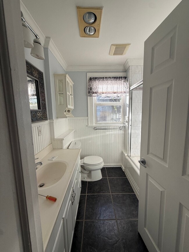 Photo - 331 W Englewood Ave Unit 1