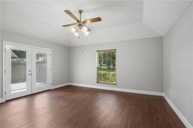 Photo - 433 Grafton Dr