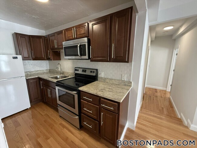 Photo - 19 Peterborough St Unit 4