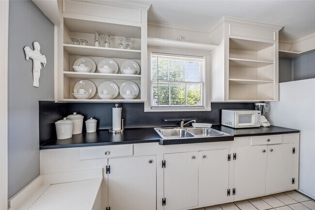 Photo - 1310 Reid St Unit B