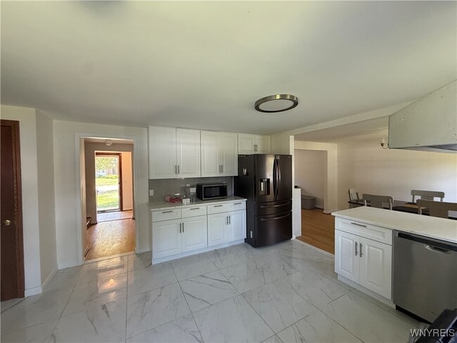 Photo - 59 Laurie Lea