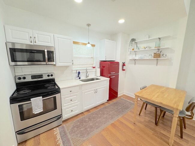 Photo - 2108 Burroughs St