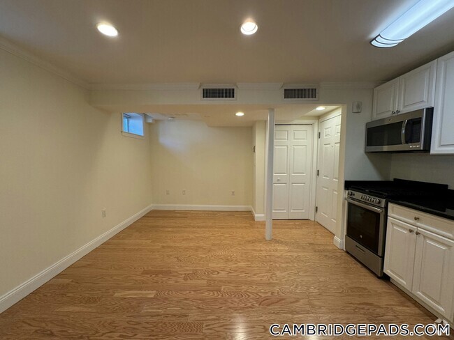 Building Photo - 3 Langdon St Unit C Rental