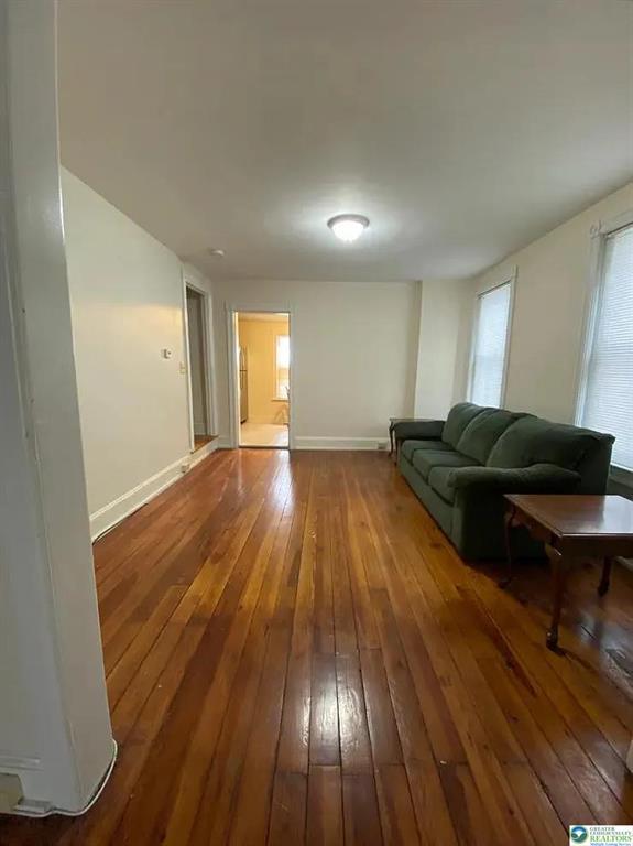 Photo - 528 Selfridge St