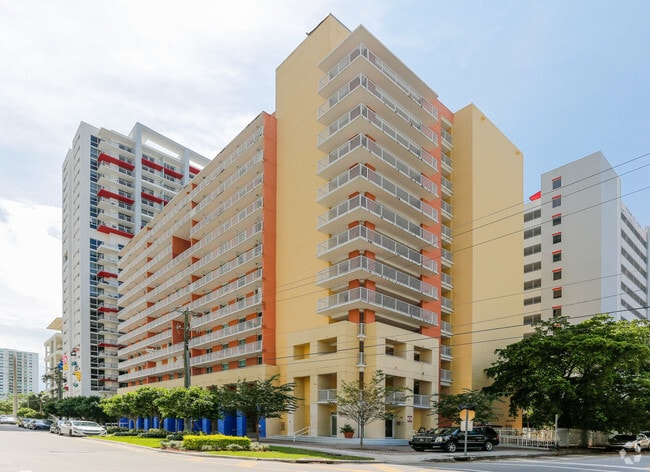 Photo - Casa Grande I Towers Apartments