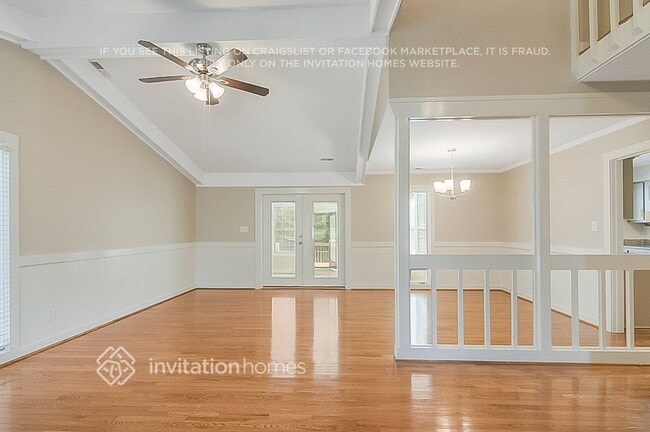 Photo - 911 Buckingham Rd