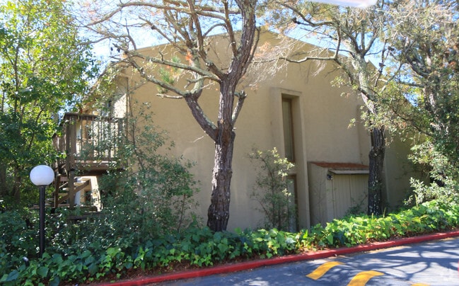 Cowbarn Apartments - Cowbarn Apartments