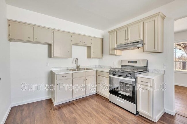 Photo - 4908 S Stiles Ave