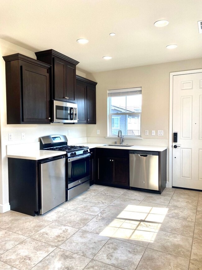 Building Photo - One bedroom at the Cannery