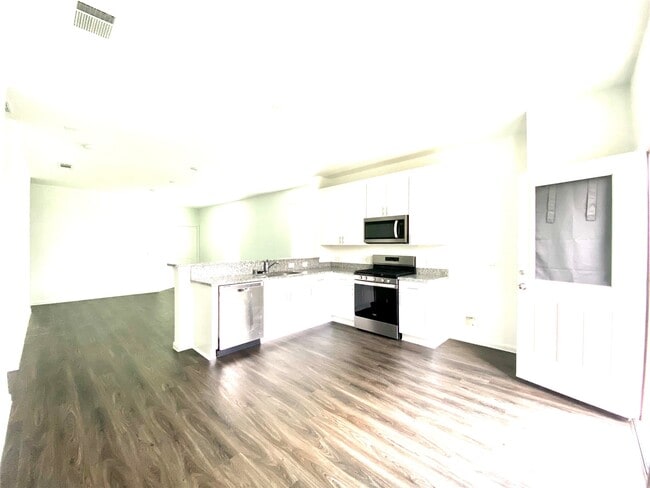 Building Photo - 11750 Armadale Dr
