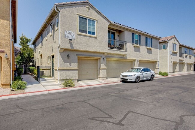 Photo - 3909 Sweet Pine St