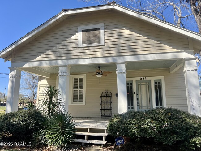 222 S Washington St Casa - Casas en alquiler - Abbeville, LA | ForRent.com