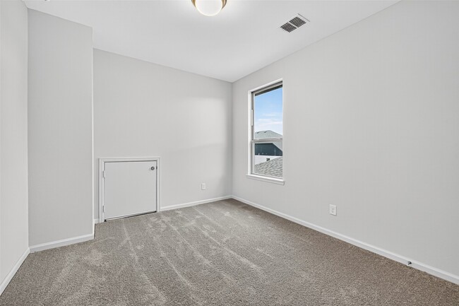 Photo - 5019 Bowen Pr Dr